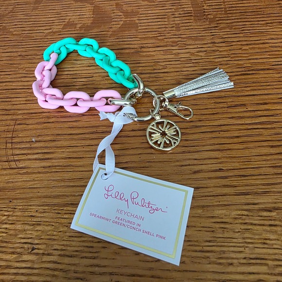Lilly Pulitzer Accessories - Lilly Pulitzer Acrylic Chain Keychain Spearmint Green Conch Shell Pink 241907